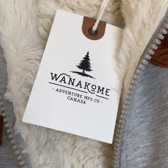 BNWT Wanakome Thalia hoodie in Gray - Picture 2 of 2